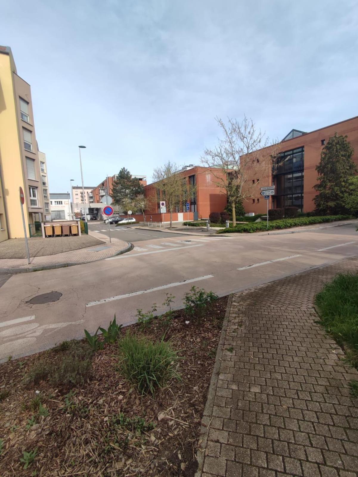 Douillet-Kanamappart-Euroairport Saint-Louis  Exterior photo